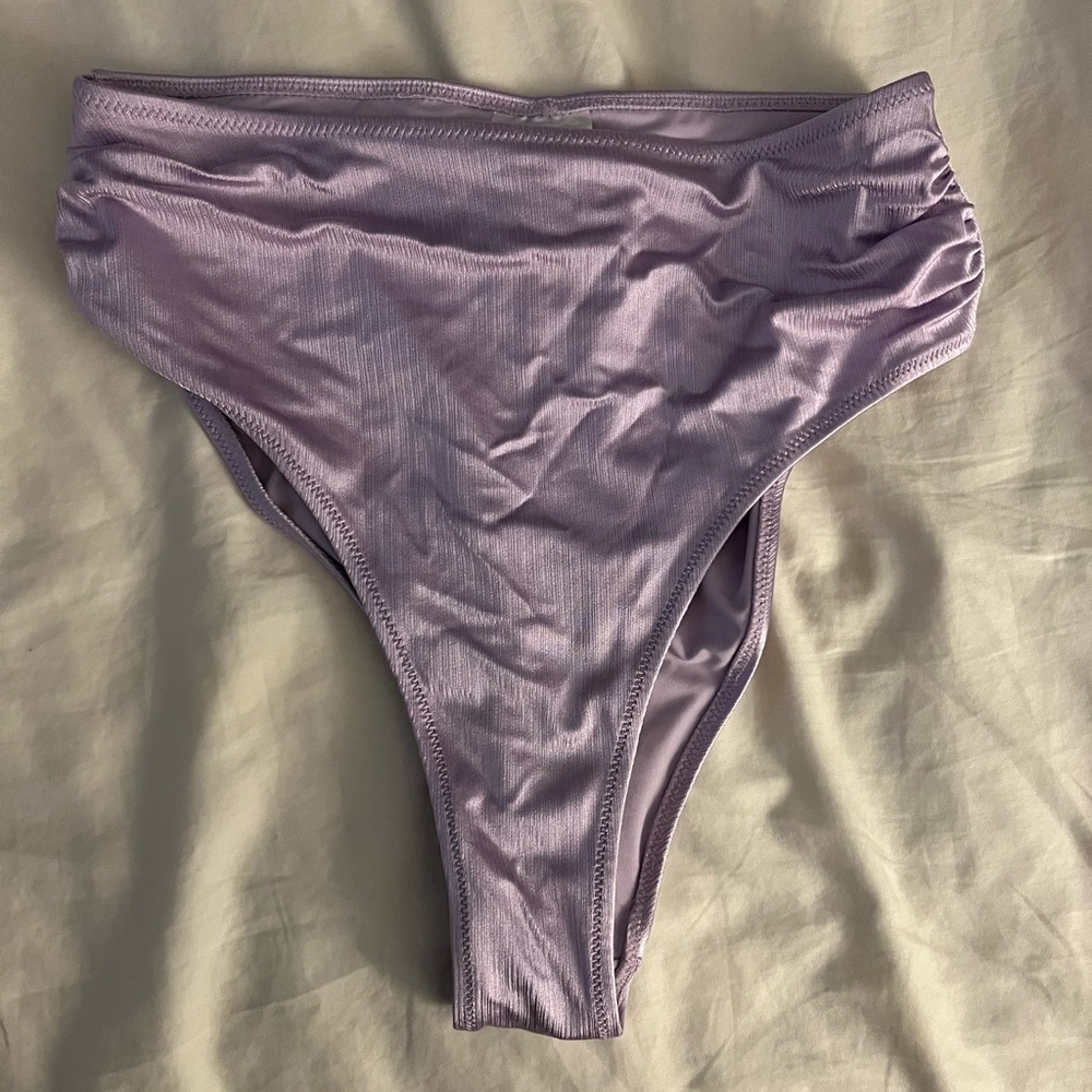 METALLIC PURPLE BIKINI BOTTOMS NEVER WORN - SIZE 8